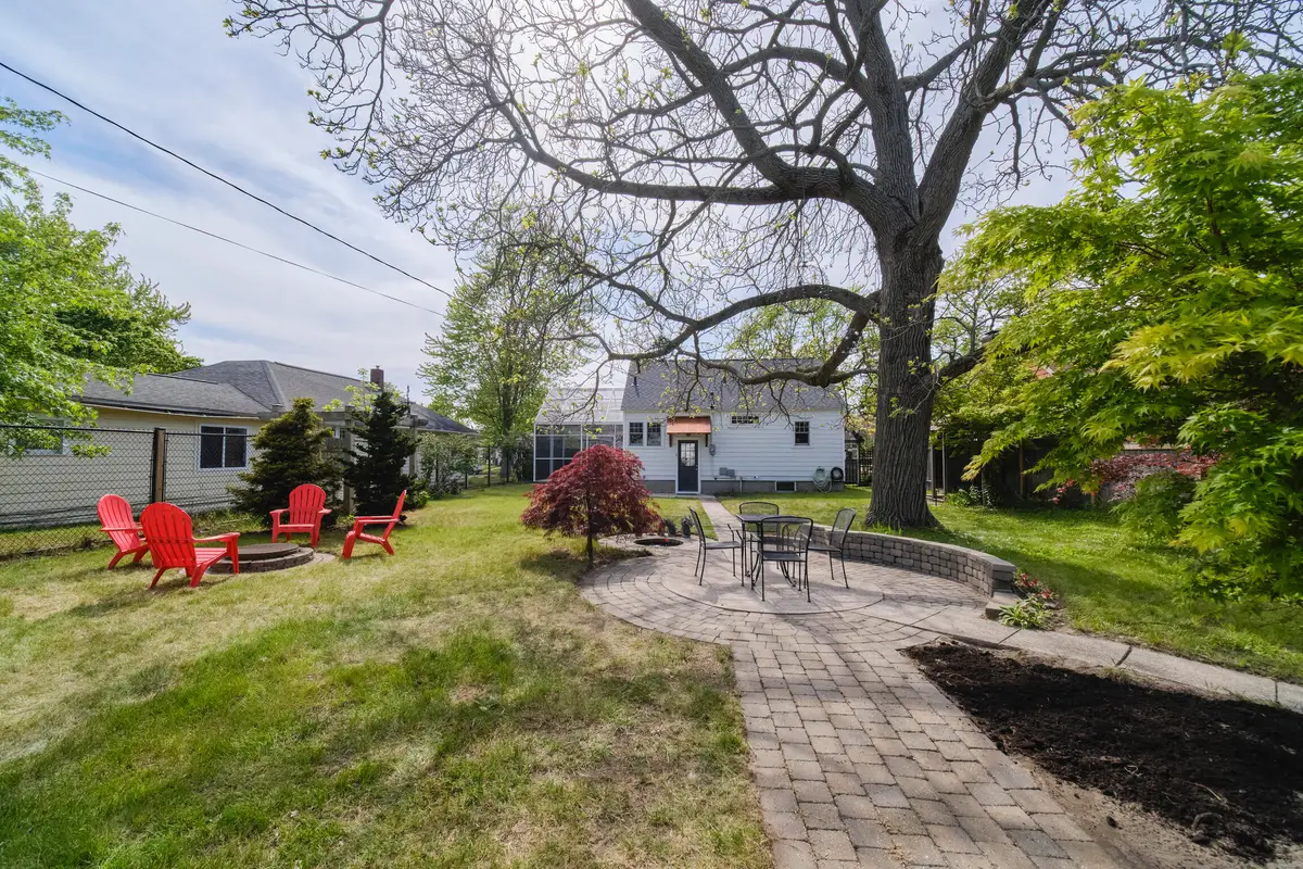 504 N Lewis Street, Ludington, MI 49431 - #1