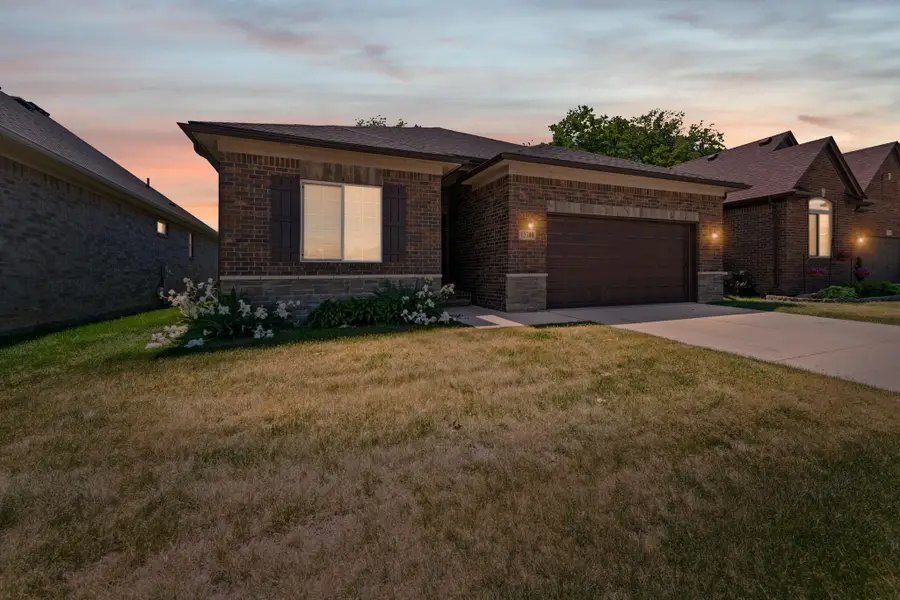 15300 Eton Pointe Drive, Clinton Township, MI 48035 - #2