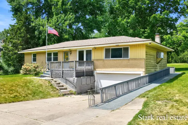 225 Sunset Hills Avenue Nw, Grand Rapids, MI 49534