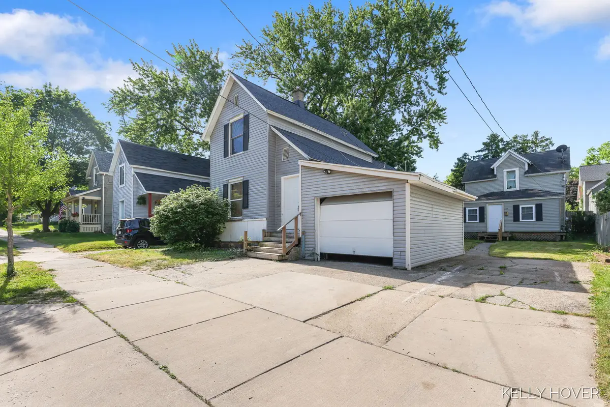 428 & 430 Fernando Street Ne, Grand Rapids, MI 49505 - #1