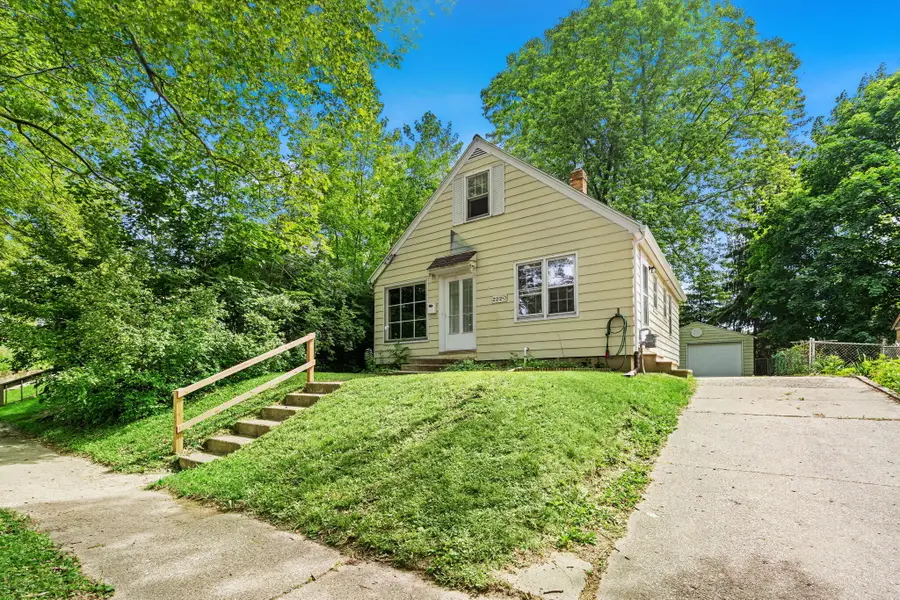 1222 Portland Avenue Ne, Grand Rapids, MI 49505 - #2