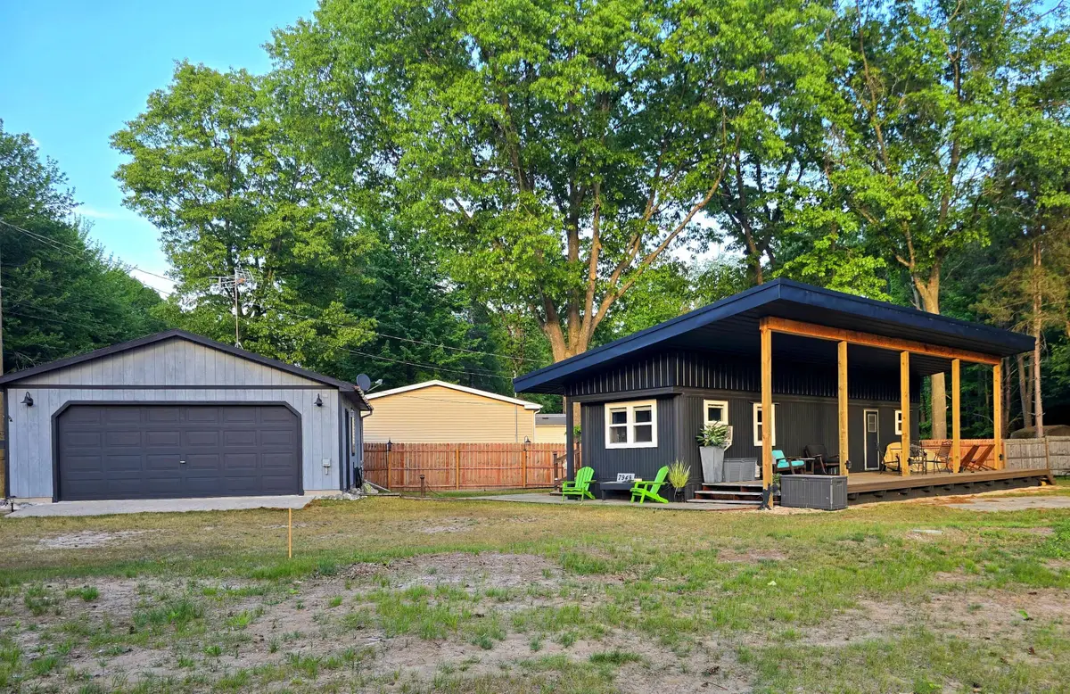 7949 W Fox Road, Mears, MI 49436 - #1
