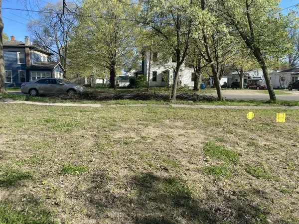 202 W Saint Marys Street, Decatur, MI 49045