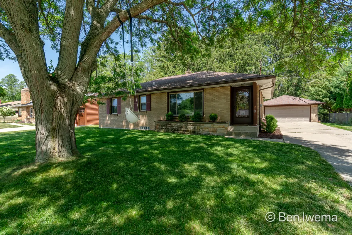 1010 Barber Terrace Nw, Grand Rapids, MI 49504 - #1
