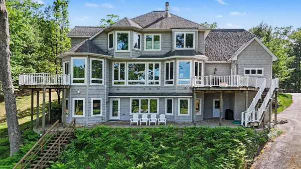 5628 W Longbridge Road, Pentwater, MI 49449