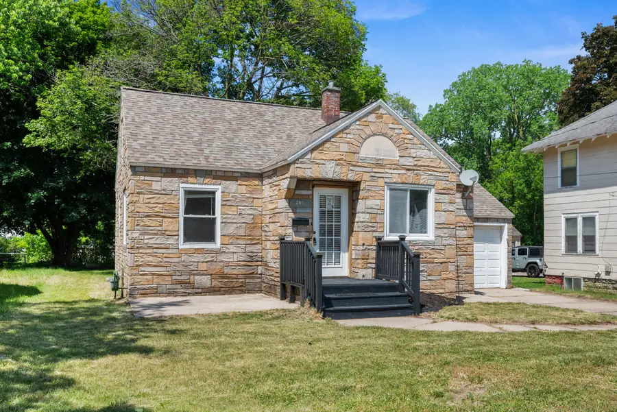 301 Lemyra Street Se, Wyoming, MI 49548 - #3