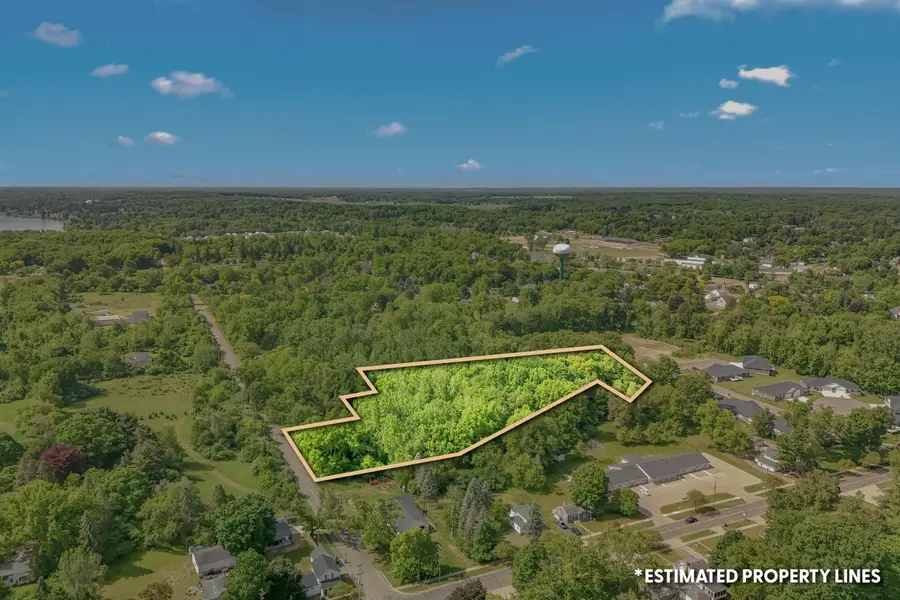 4 S Wolcott Street, Hillsdale, MI 49242 - #2
