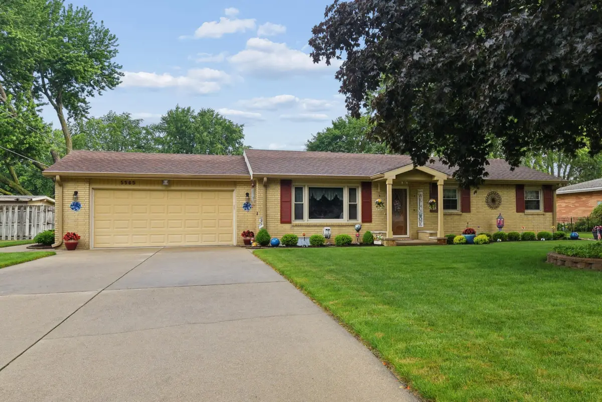 5565 Mohican Drive, Stevensville, MI 49127 - #1