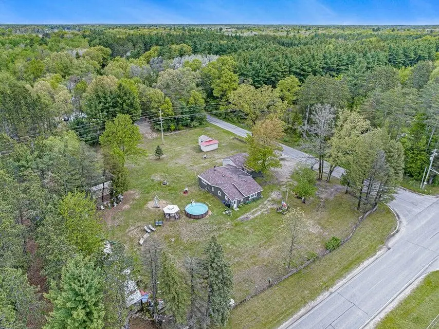 19030 W Almy Road, Howard City, MI 49329 - #2