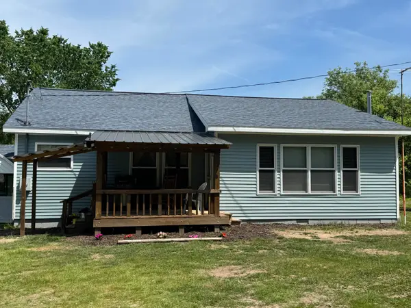 1952 W 16 Road, Mesick, MI 49668