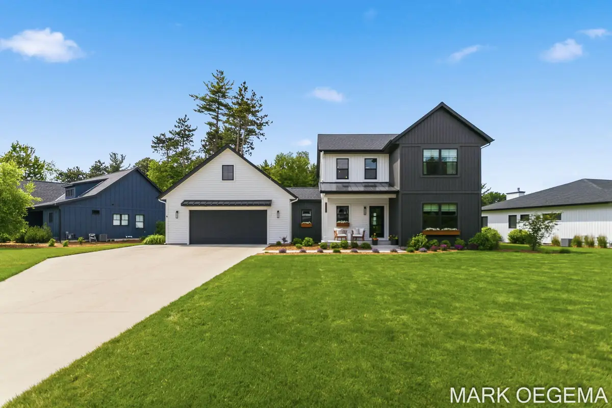 2721 Pinehill Drive, Holland, MI 49424 - #1
