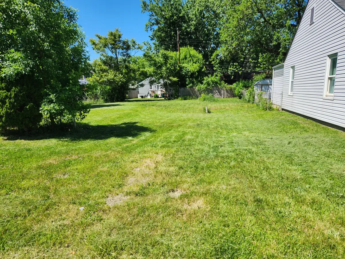 351 E Milton Avenue, Hazel Park, MI 48030 - #1