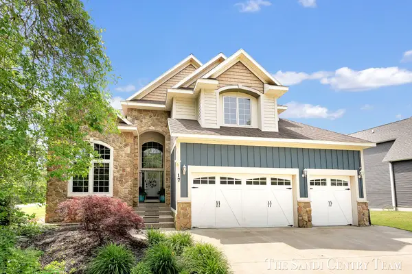 17 Boulder Drive, Norton Shores, MI 49444