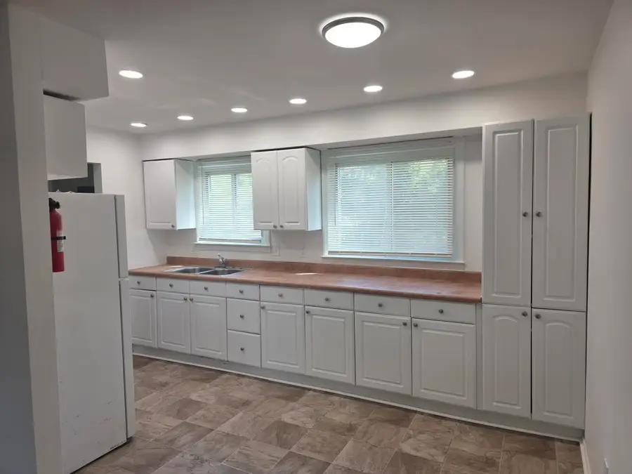 1060 Commonwealth Avenue, Ypsilanti, MI 48198 - #2