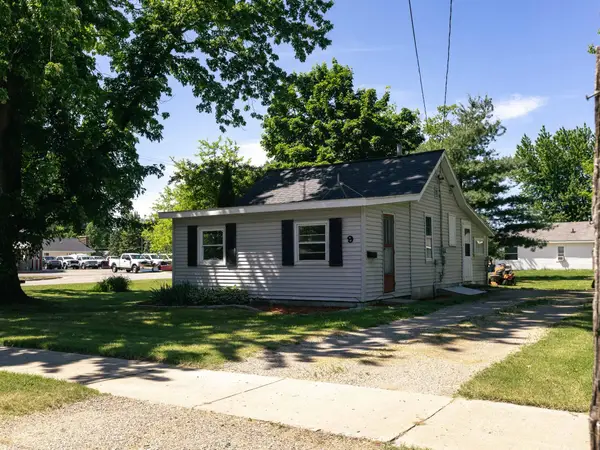 9 Carrie Street Nw, Sparta, MI 49345