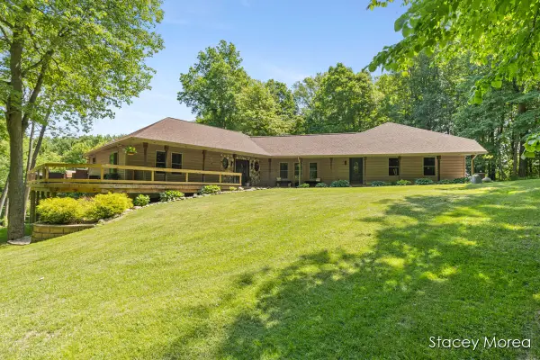 12173 Hart Street Ne, Greenville, MI 48838