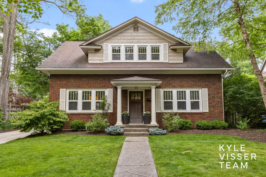 964 Pinecrest Avenue Se, East Grand Rapids, MI 49506 - #2
