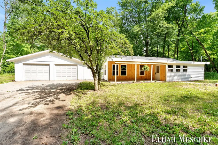 8938 Mackinaw Trail Drive, Reynolds, MI 49329 - #2