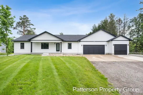 7638 E Sheringer Road, Ravenna, MI 49451