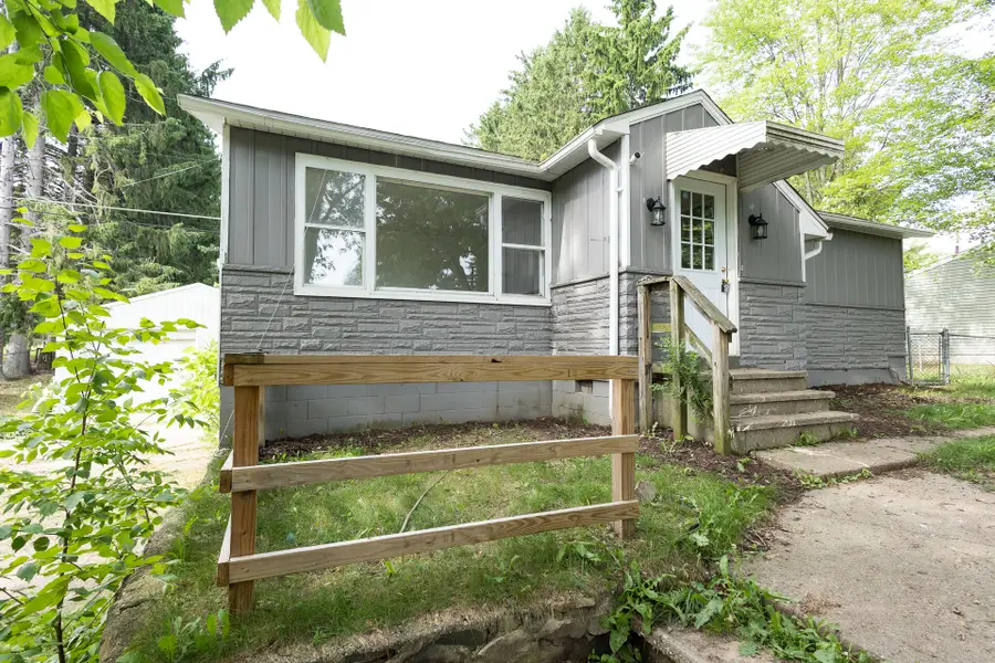 9470 Peck Road, Greenville, MI 48838 - #2