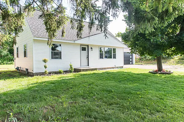 1822 W Centre Avenue, Portage, MI 49024