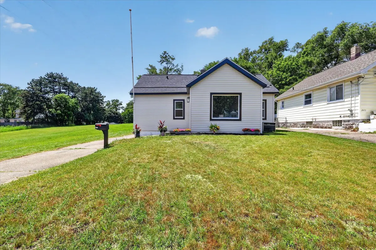 2473 Longstreet Avenue Sw, Wyoming, MI 49509 - #1