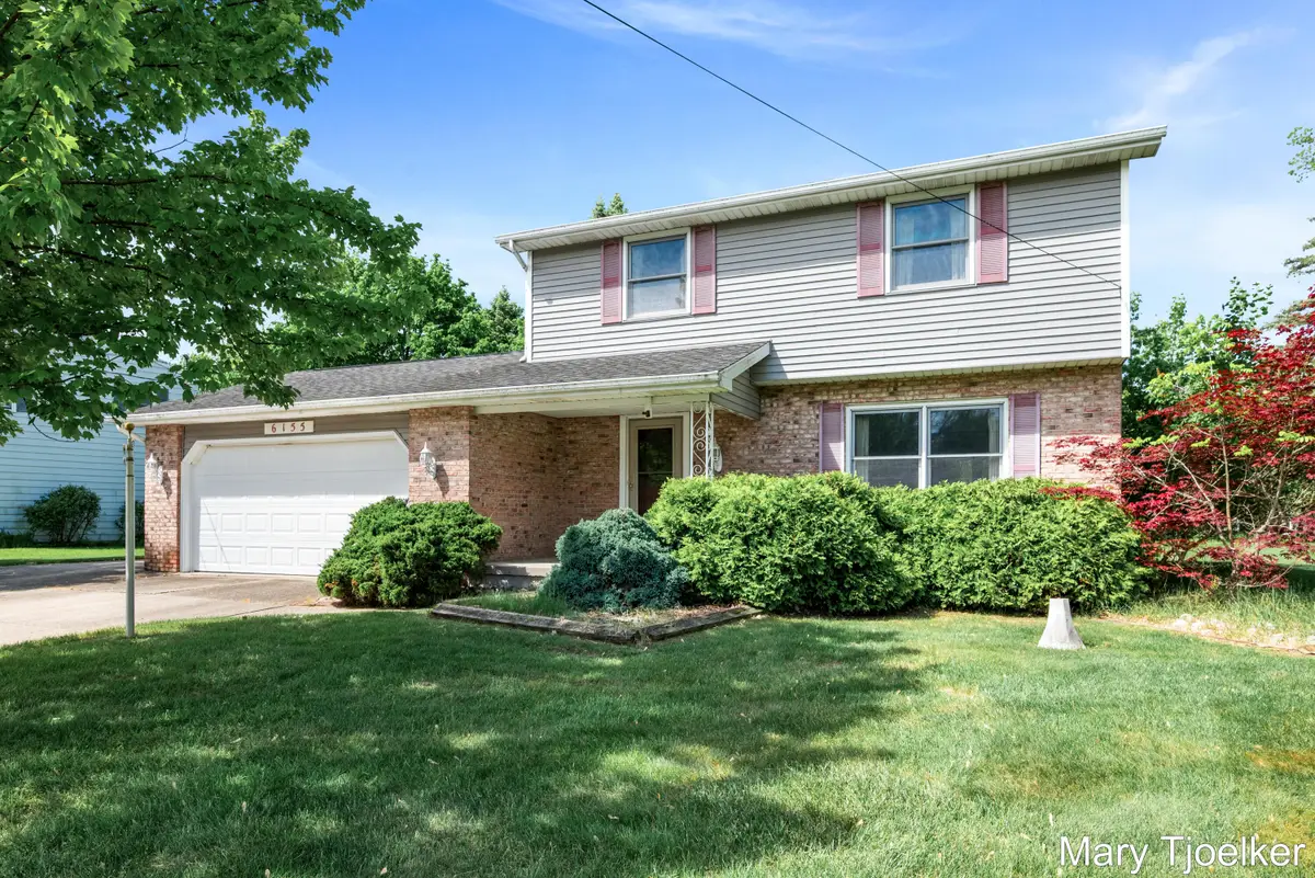 6155 Blythefield Avenue Ne, Rockford, MI 49341 - #1