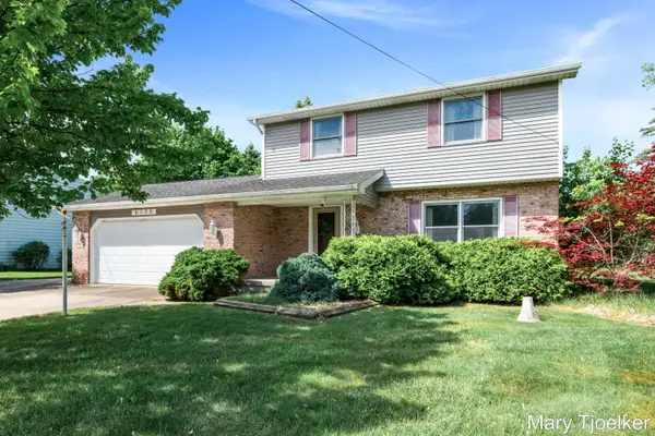 6155 Blythefield Avenue Ne, Rockford, MI 49341