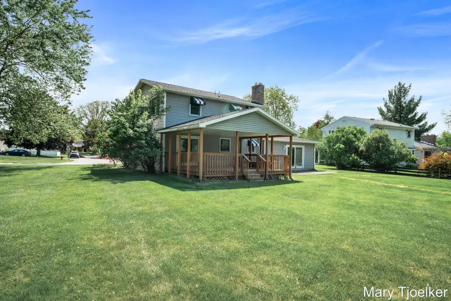 6155 Blythefield Avenue Ne, Rockford, MI 49341 - #2