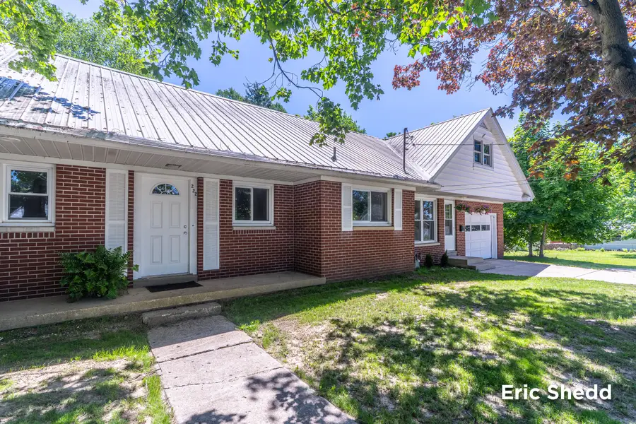 222 East Avenue, Fremont, MI 49412 - #2