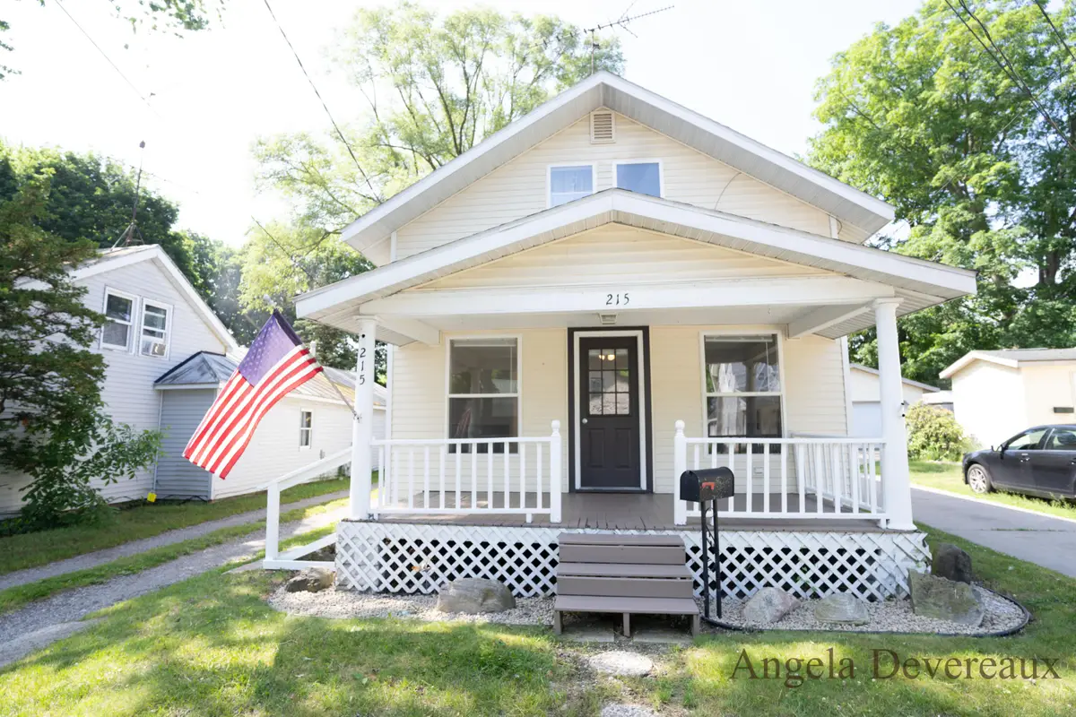 215 W Montcalm Street, Greenville, MI 48838 - #1