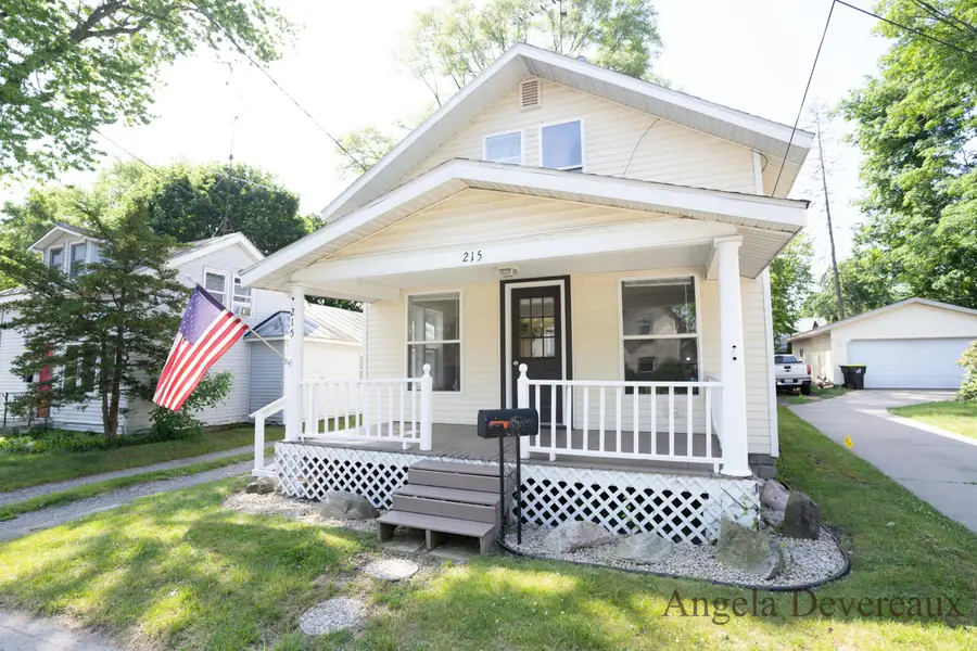 215 W Montcalm Street, Greenville, MI 48838 - #2