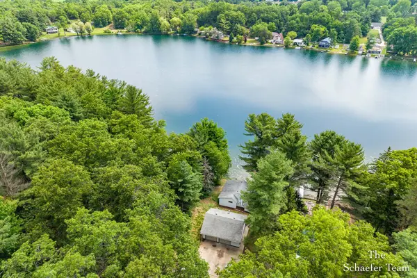10870 Simpson W, Greenville, MI 48838