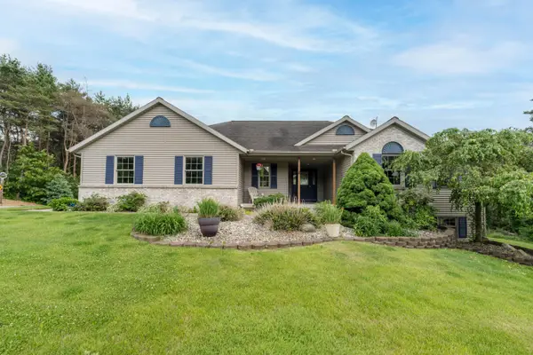 2124 Hilltop View Drive, Dorr, MI 49323