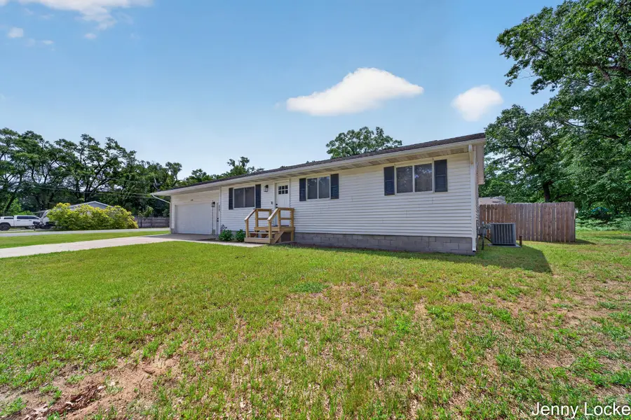 2391 Macarthur Road, Muskegon, MI 49442 - #2