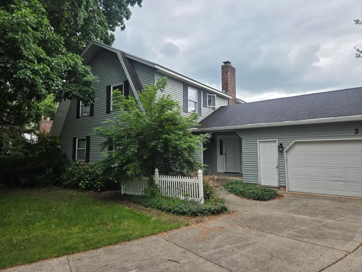 351 Eastmoor Avenue Se, Grand Rapids, MI 49546 - #1