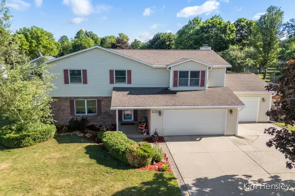1594 Louva Court, Belding, MI 48809