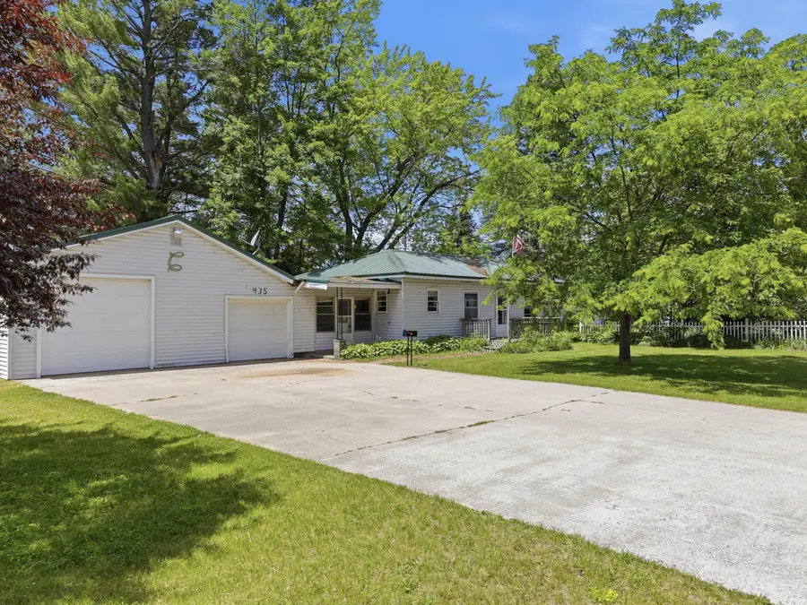 435 N Perry Street, Barryton, MI 49305 - #2