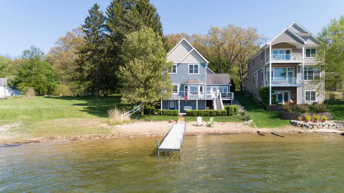 1401 E Crooked Lake Drive, Kalamazoo, MI 49009 - #1