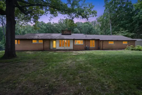 2475 Park Drive, Jackson, MI 49203