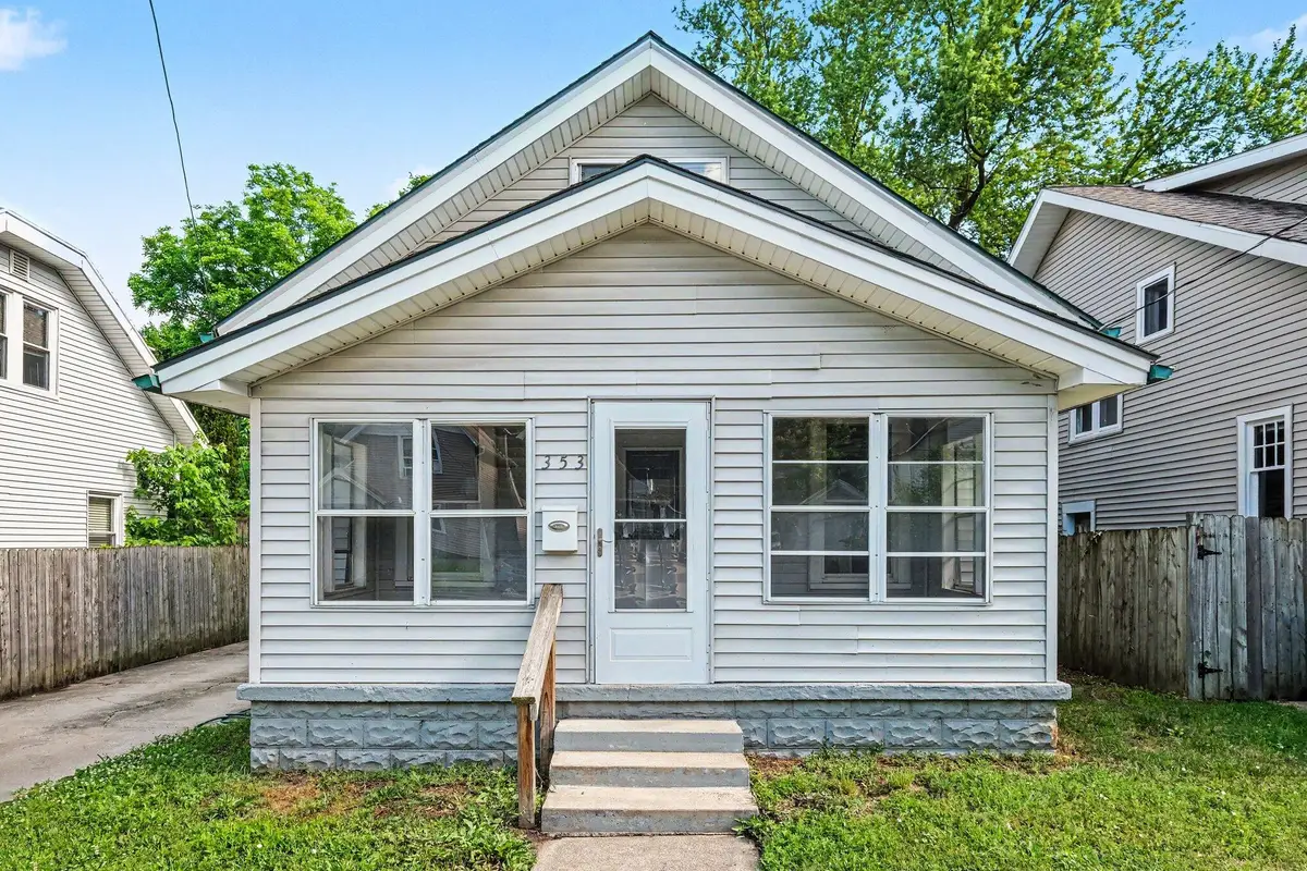 353 Cedar Street Ne, Grand Rapids, MI 49503 - #1