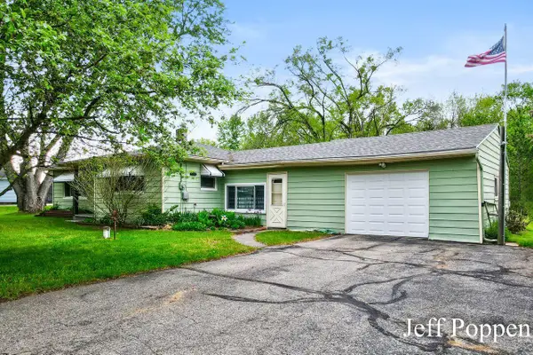 4379 20 Mile Road Ne, Sand Lake, MI 49343