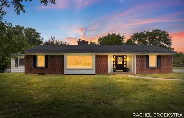 3185 Baker Park Drive Se, Grand Rapids, MI 49508