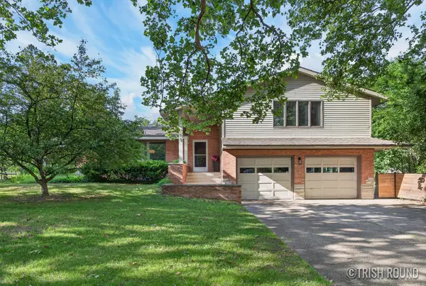 518 Russwood Street Ne, Grand Rapids, MI 49505