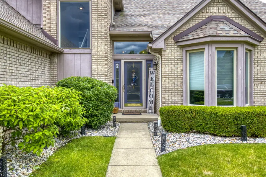 54393 Amber Drive, Macomb, MI 48042 - #2