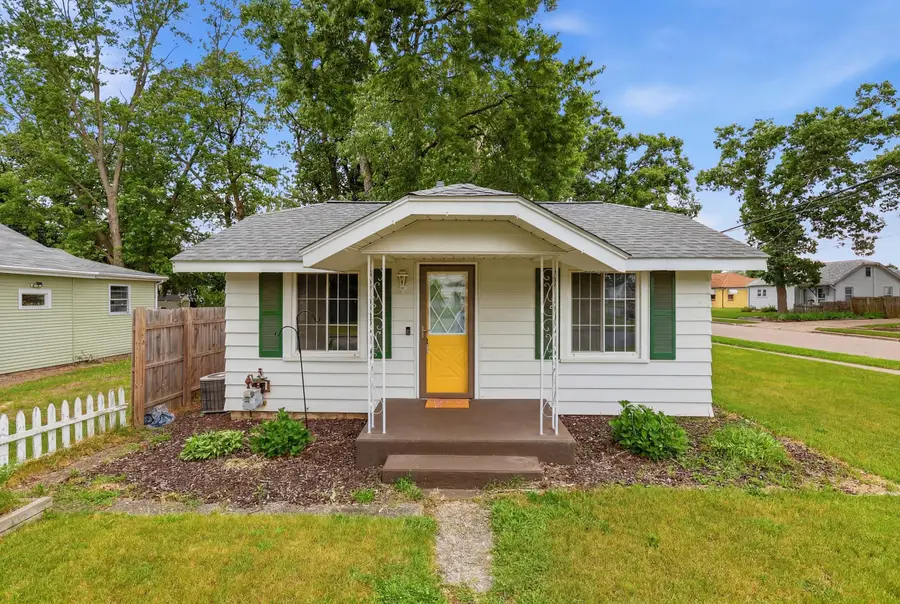 137 Holly Street Sw, Grand Rapids, MI 49548 - #2