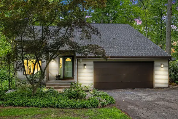 337 Horseshoe Court, Plainwell, MI 49080