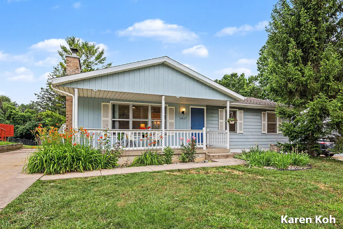 1827 Rowland Avenue Se, Kentwood, MI 49546 - #1