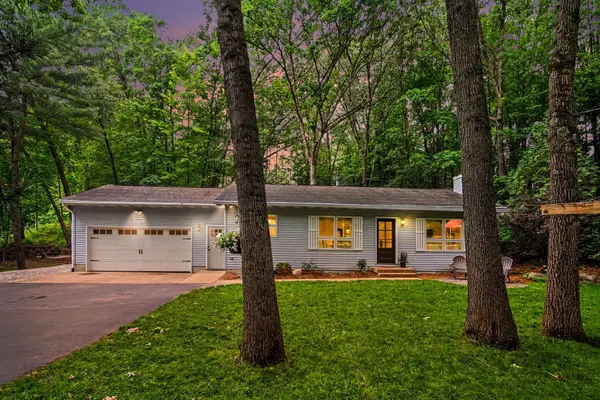 6069 Stout Creek Avenue Ne, Belmont, MI 49306