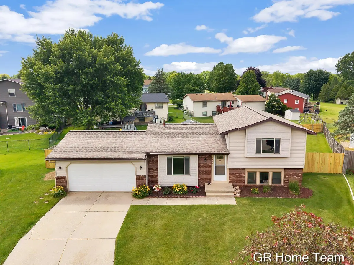 2304 Brookfarm Court Se, Grand Rapids, MI 49508 - #1